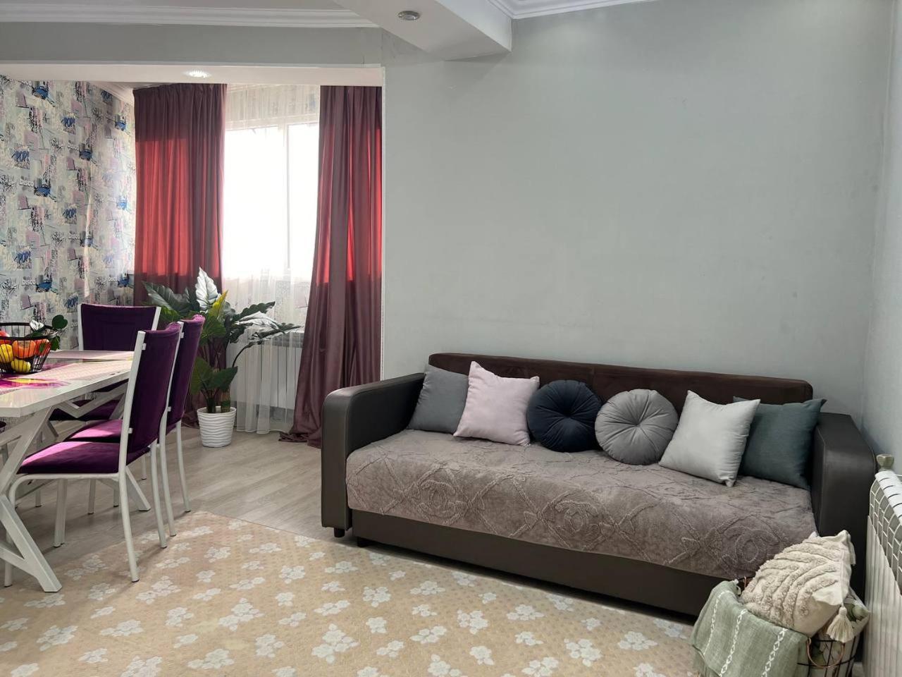 Apartment семейные с двумя спальнями в центре города на кунаева *